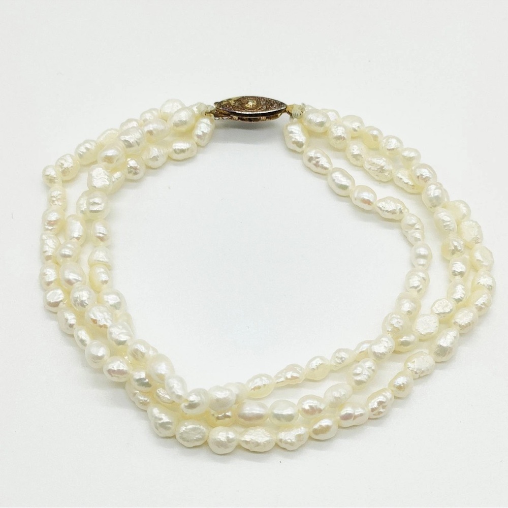 Cream Pearl Bracelet with Lustrous Finish Silver